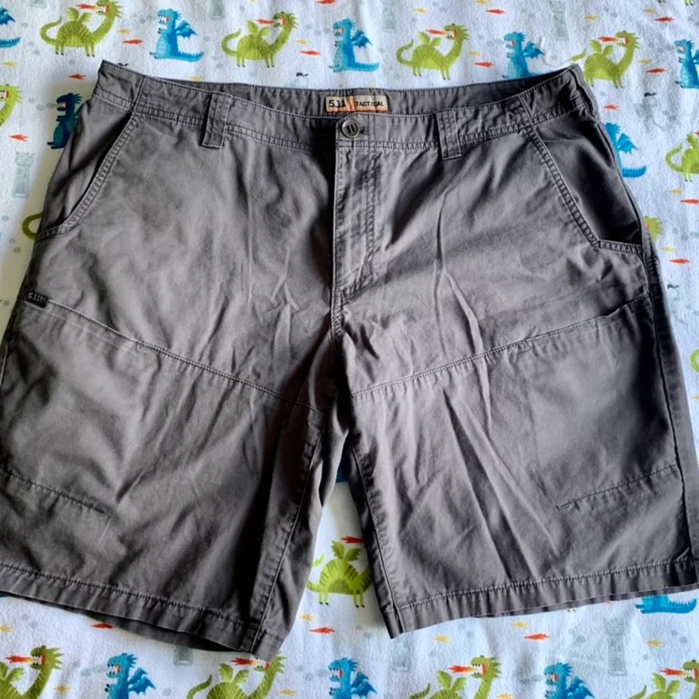 Mens 5.11 Tactical size 38 Cargo Shorts